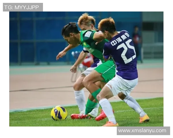 足球直播间聚焦当红球星带你领略绿茵场上的激情与荣耀